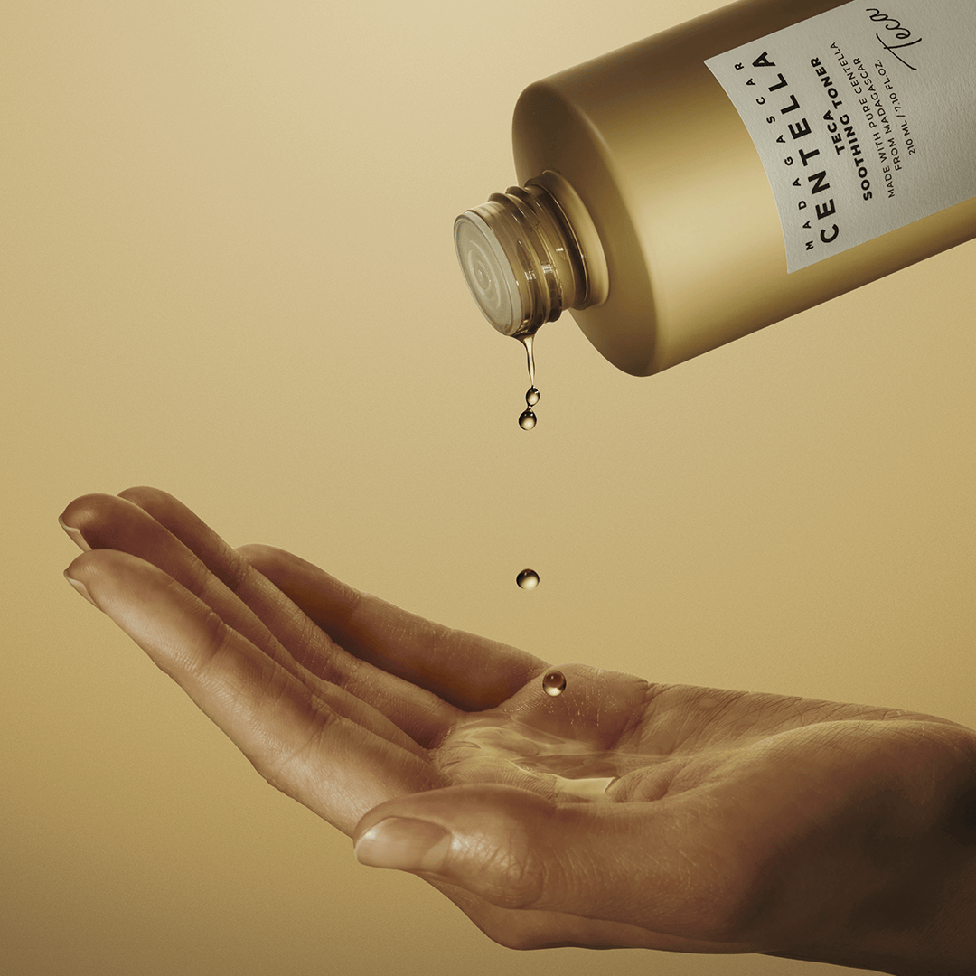 {"type":"root","children":[{"type":"paragraph","children":[{"type":"text","value":"Centella Teca Toner","bold":true},{"type":"text","value":"\nApply an appropriate amount to either a cotton pad or directly on the palm and gently pat to absorb into the skin.\n\n*If skin feels tight or requires extra soothing and hydration,\napply in small amounts, layering up to 7 times and allowing\neach layer to absorb fully."}]}]}